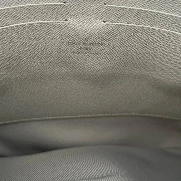 Louis Vuitton White Monogram Antarctica Zip Pouch O-Case Clutch - Picture 3 of 9